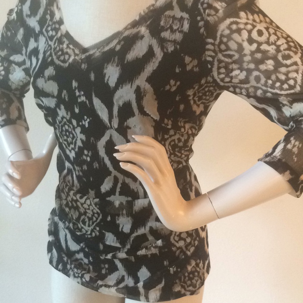 INC V-neck fitted top - Picture 2 of 8